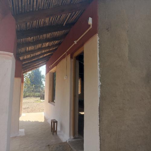 Dear Homestay, Damna